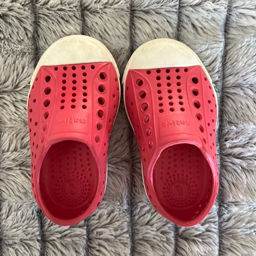 Baby girls pink shoes